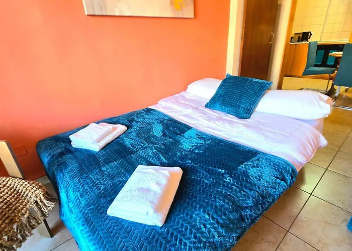 Finikoudes Fabulous Apartment Larnaka