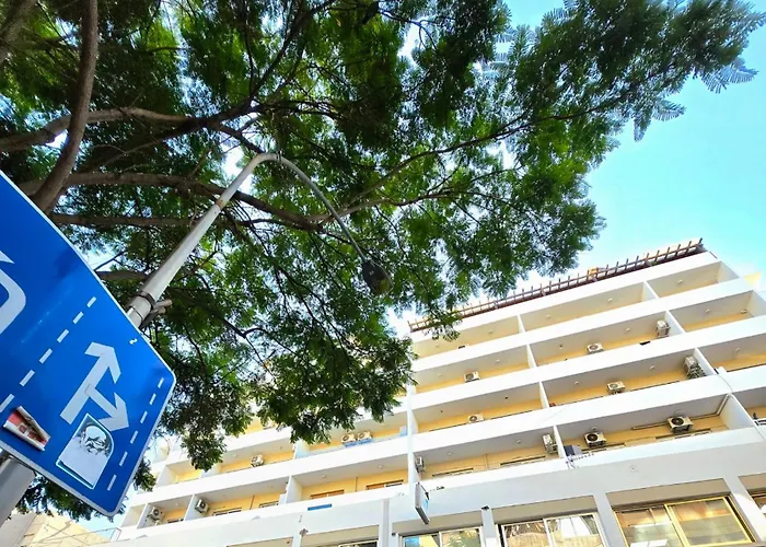 Finikoudes Fabulous *